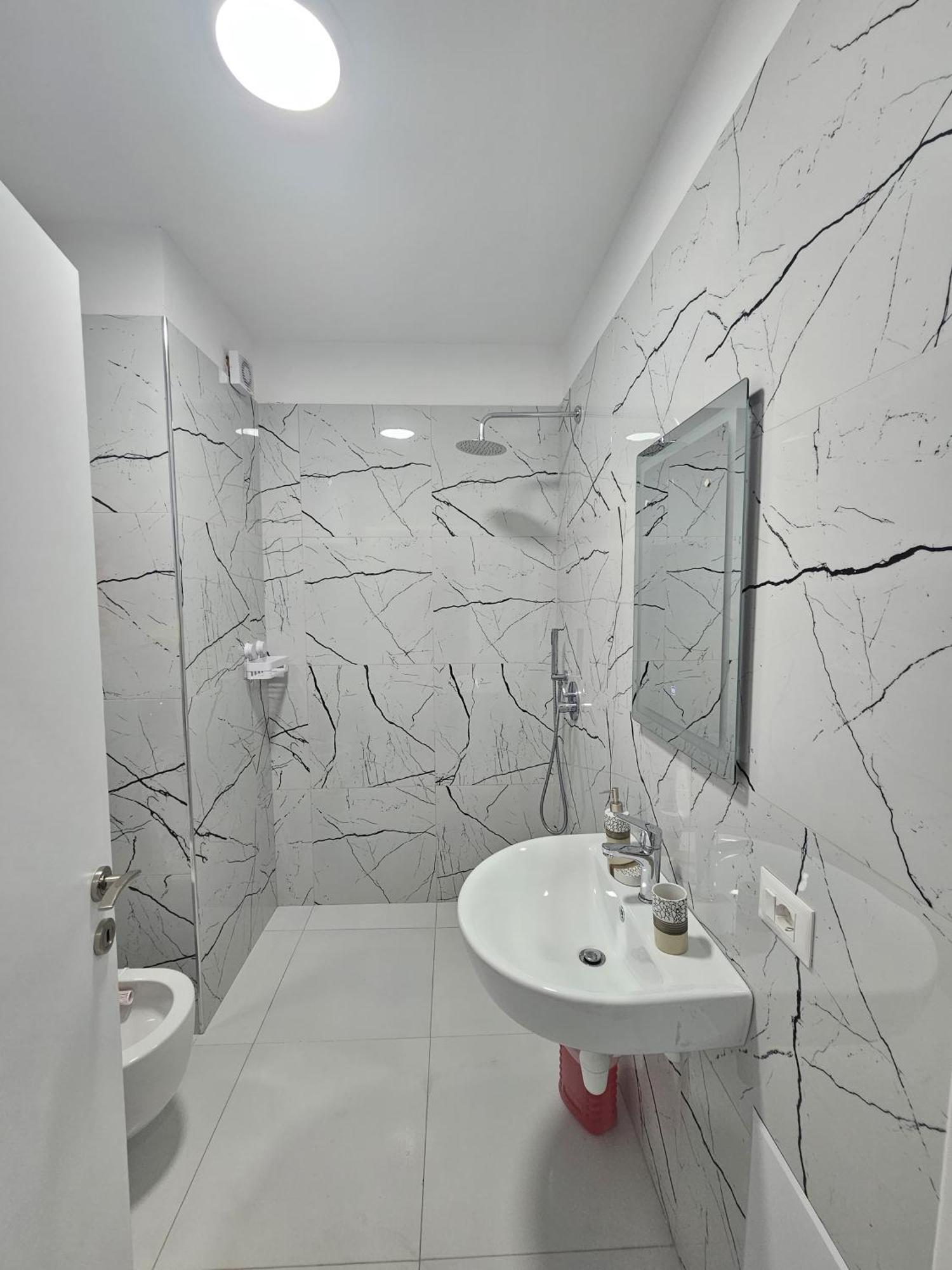 Valentino Zirkon Apartment Tirana Exterior photo
